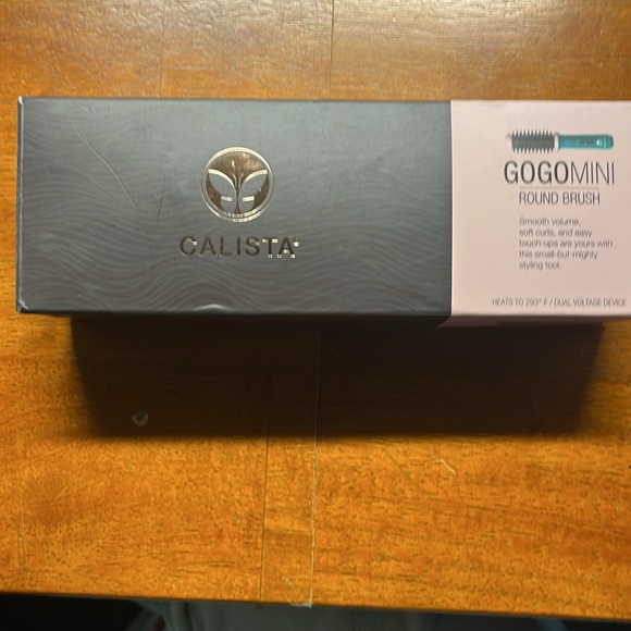 NIB Calista GOGO Mini Round Brush - Picture 2 of 5